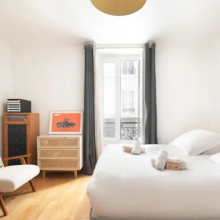 Charming Montmartre 2bdr Apartment Paris