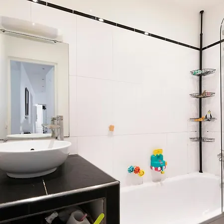 דירה Charming Montmartre 2bdr *